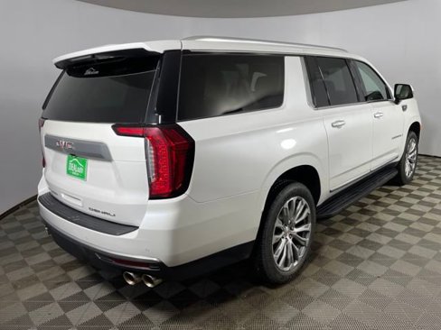 Used 2022 GMC Yukon XL Denali w/ Max Trailering Package image 5
