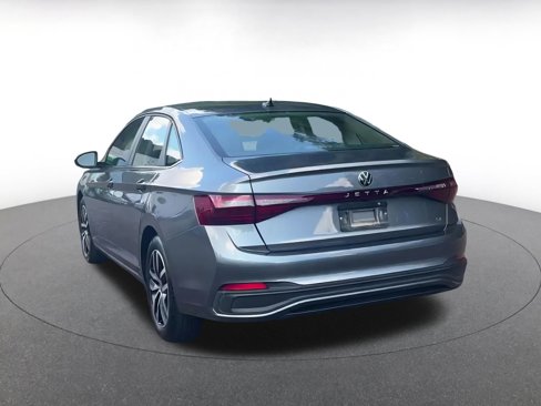 Used 2025 Volkswagen Jetta SE image 11