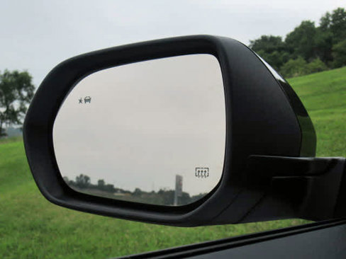 Used 2025 GMC Acadia Elevation image 30