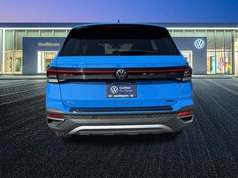 Certified 2025 Volkswagen Taos SEL image 5