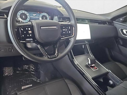 New 2026 Land Rover Range Rover Velar Dynamic SE image 17