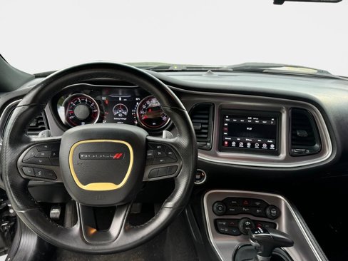 Used 2022 Dodge Challenger GT image 11