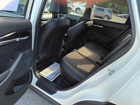 Used 2023 Kia Seltos S w/ Navigation Package image 13