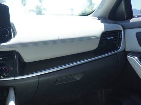 Used 2023 Nissan Rogue SL w/ SL Premium Package image 30
