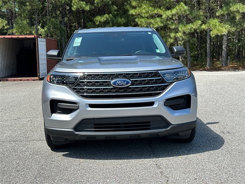 Certified 2022 Ford Explorer XLT image 2