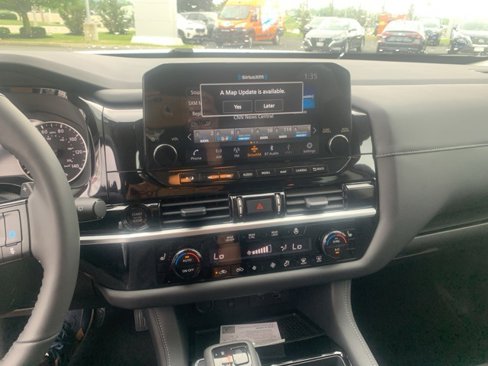 New 2025 Nissan Pathfinder SL image 14