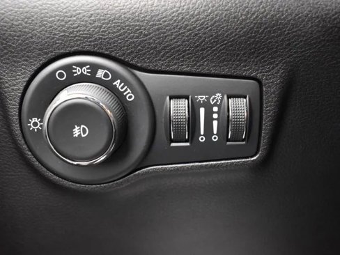 Used 2024 Jeep Compass Latitude image 22