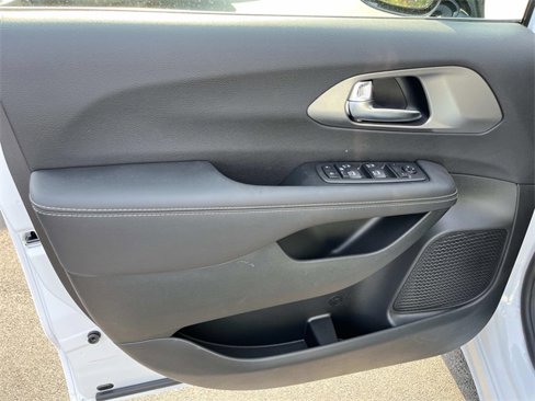 New 2026 Chrysler Voyager LX image 18