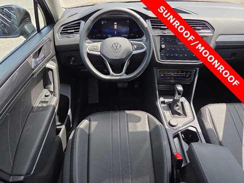 Used 2022 Volkswagen Tiguan SE image 11