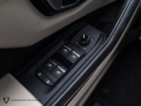 Used 2021 Lamborghini Urus image 27