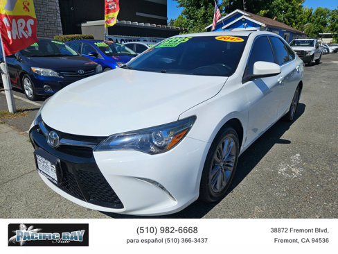 Used 2017 Toyota Camry SE image 3