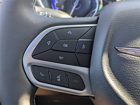 New 2025 Chrysler Pacifica Select w/ Uconnect Theater Family Group image 23