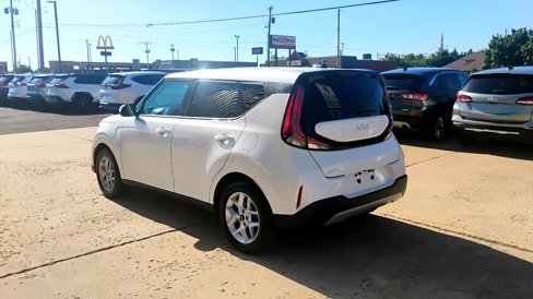 Used 2023 Kia Soul LX w/ LX Technology Package image 5