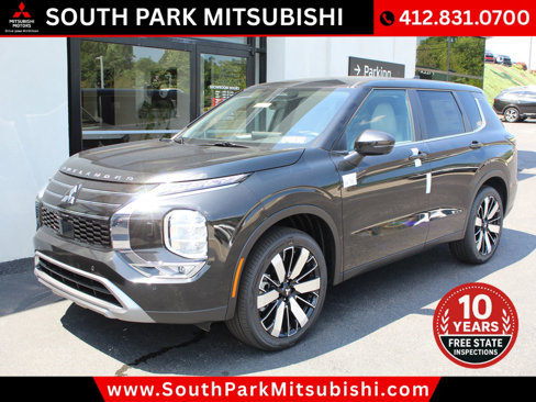 New 2025 Mitsubishi Outlander SE image 3