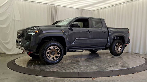 Used 2024 Toyota Tacoma Trailhunter image 3