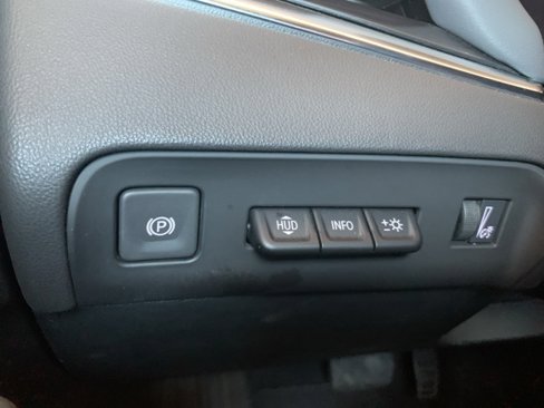 Used 2024 Buick Enclave Premium image 8