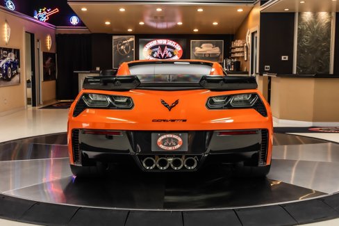 Used 2019 Chevrolet Corvette Z06 w/ Z07 Performance Package image 15
