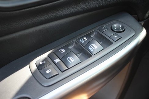 Used 2021 Jeep Cherokee Limited image 17