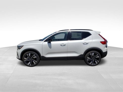 New 2025 Volvo XC40 B5 Plus w/ Protection Package Premier image 2