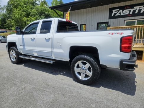 Used 2015 Chevrolet Silverado 2500 LT w/ LT Convenience Package image 2