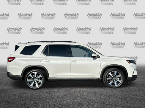 Used 2025 Honda Pilot Elite image 3