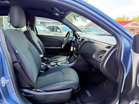 Used 2011 Chrysler 200 Touring image 18