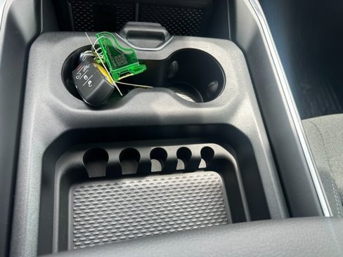 New 2025 RAM 1500 4x4 Crew Cab image 31