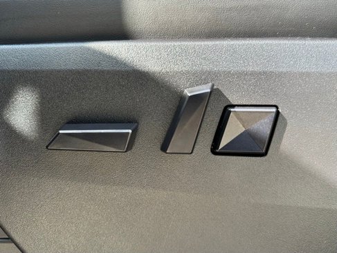 Used 2024 Tesla Cybertruck AWD Crew Cab image 20