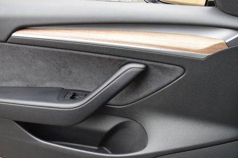 Used 2023 Tesla Model 3 Standard Range image 16