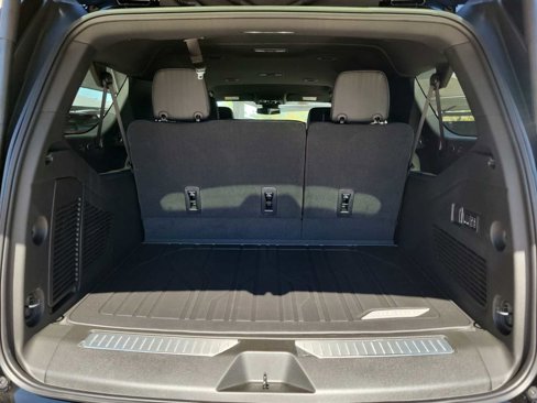 New 2026 Chevrolet Suburban RST image 19