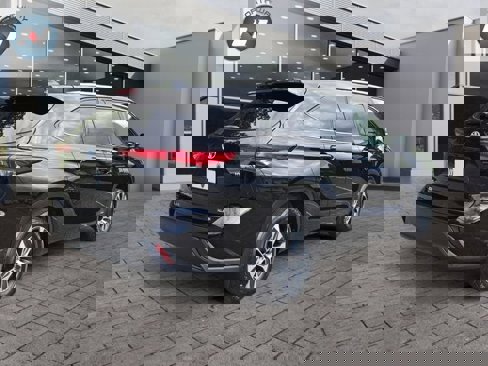 Used 2022 Toyota Highlander XLE image 5