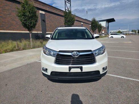 Used 2015 Toyota Highlander Limited image 2