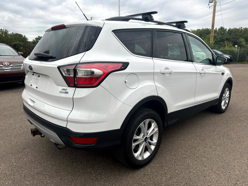 Used 2017 Ford Escape SE w/ Equipment Group 201A image 5