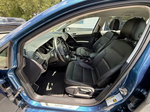 Used 2017 Volkswagen Golf Alltrack S image 26