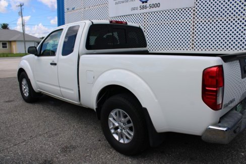 Used 2018 Nissan Frontier SV image 5