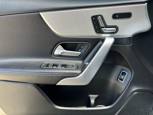 Used 2020 Mercedes-Benz A 220 image 9