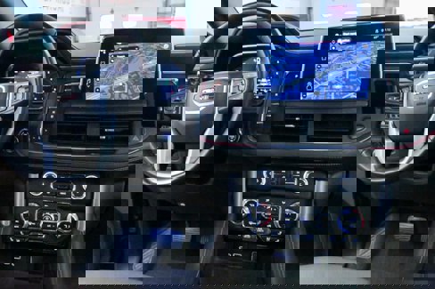 Used 2023 GMC Yukon XL SLT w/ SLT Premium Package image 24