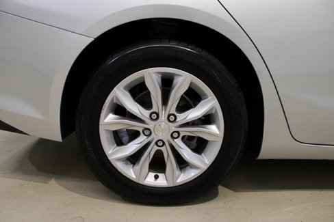 Used 2019 Chevrolet Malibu LT image 12