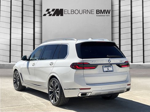 New 2026 BMW X7 xDrive40i w/ Premium Package image 5