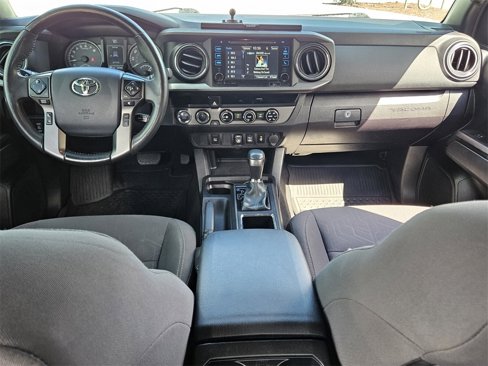 Used 2018 Toyota Tacoma TRD Sport image 7