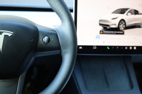 Used 2023 Tesla Model Y Long Range image 27