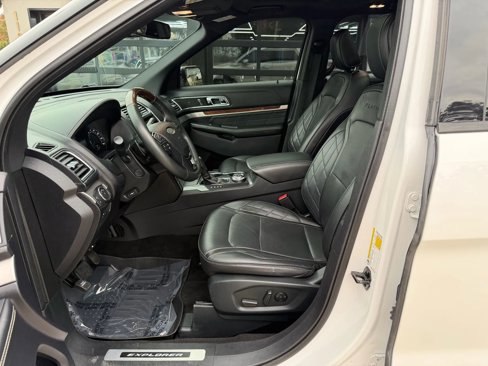 Used 2019 Ford Explorer Platinum image 15