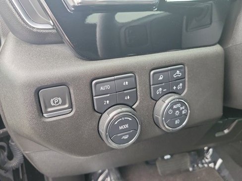 Used 2024 Chevrolet Silverado 2500 High Country image 38