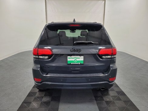 Used 2018 Jeep Grand Cherokee Altitude image 6