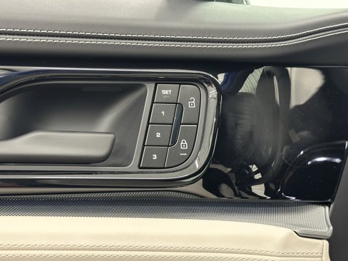 New 2025 Porsche Panamera 4 image 29