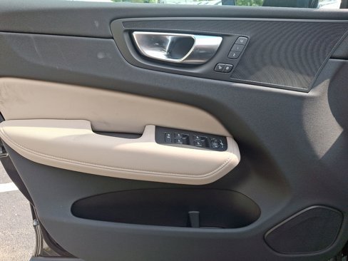 New 2026 Volvo XC60 B5 Core w/ Climate Package image 10