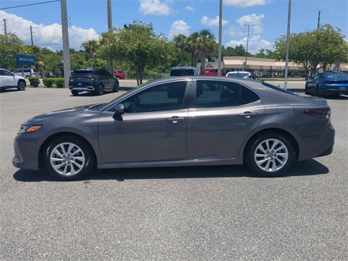 Used 2023 Toyota Camry LE image 19