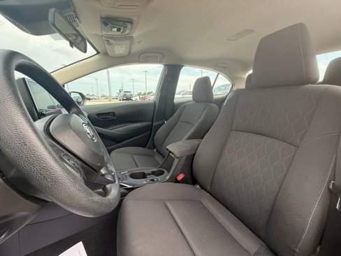 Used 2023 Toyota Corolla LE image 18