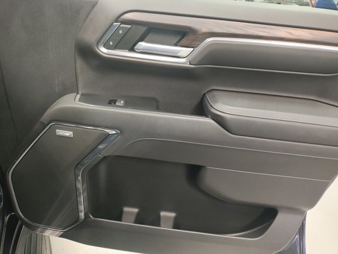 Certified 2022 GMC Sierra 1500 SLT w/ SLT Convenience Package image 9