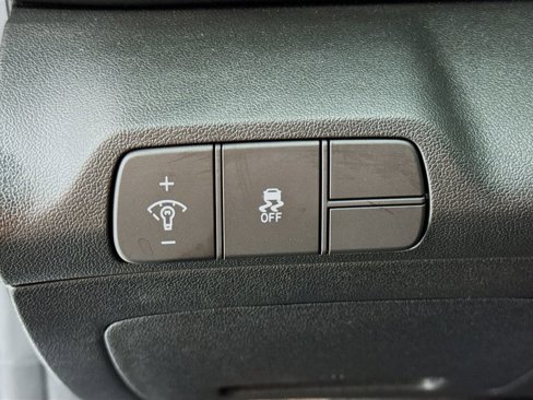 Certified 2025 Hyundai Elantra Sport image 10
